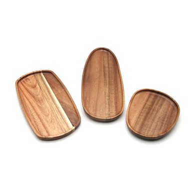 Pladenj iz akacijevega lesa